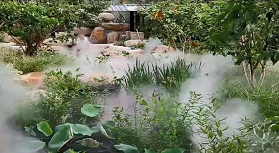 Fuente de agua de niebla fría de niebla artificial en la sala de exposición de fábrica